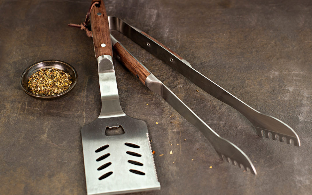 12 Essential Tools for a Great Grill Kit
