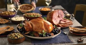5 Tablescaping Tips for a Festive Holiday Table