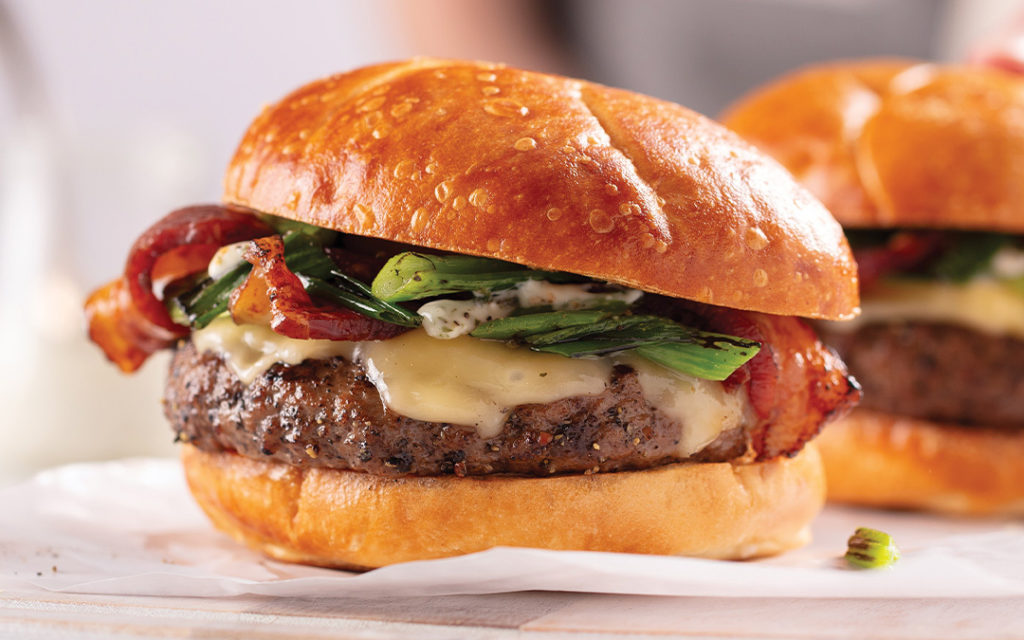 https://www.omahasteaks.com/blog/wp-content/uploads/2022/06/Pureground-steak-burgers-1024x640.jpg