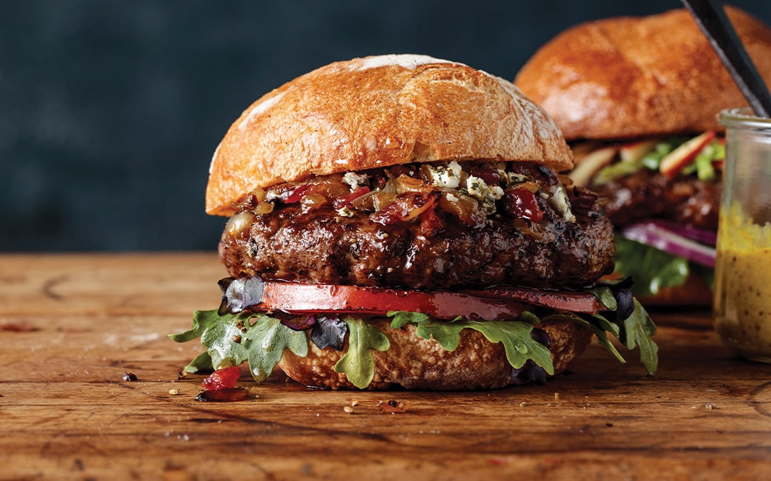 https://www.omahasteaks.com/blog/wp-content/uploads/2022/12/How-to-broil-burgers-BlogS.jpg