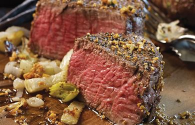 Grilled Filet Mignon with Roasted Leeks and Fennel
