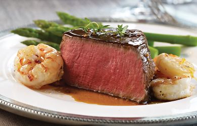 Filet Mignon with Shrimp, Asparagus and Hollandaise Sauce