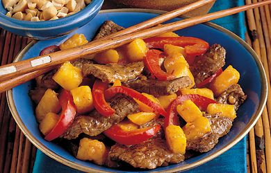 Chinese Mango Beef with Red Bell Pepper, Ginger, and Cashew Nuts